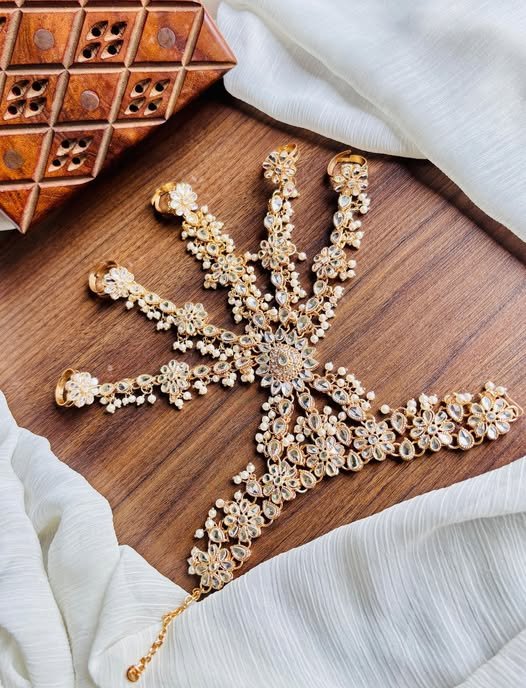 Kundan Work Panja Hand Accessory