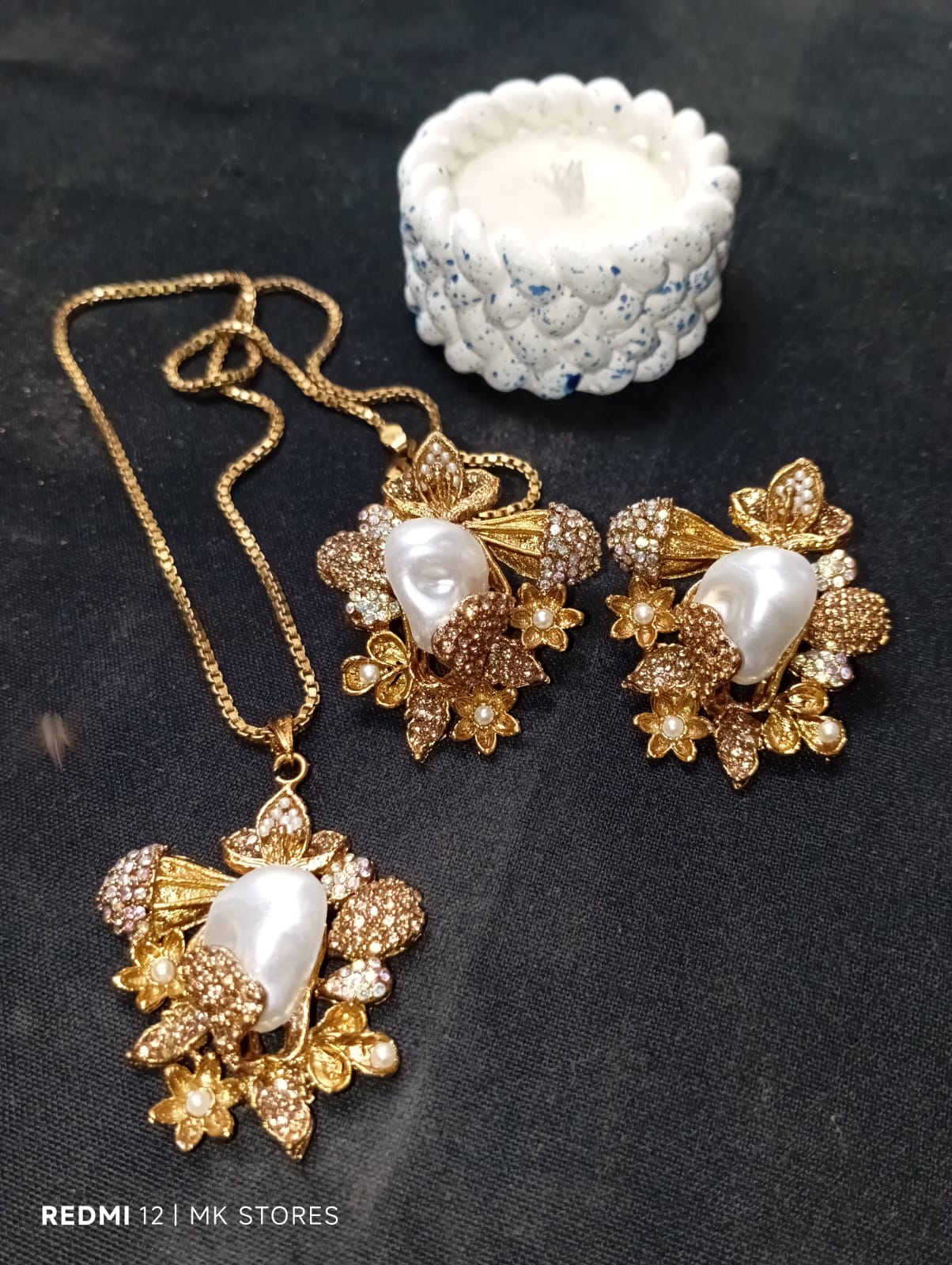 Classic Locket Set with Mother of Pearl - Image 9