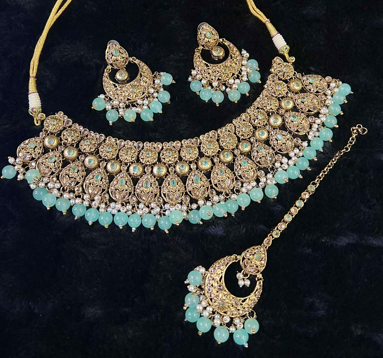 Kundan heavy bridal set - Image 5